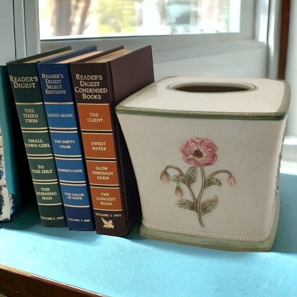 Croscill Crackle Glaze Raised Flowers Veronica Bath Ceramic Tissue Box Cover - Picture 11 of 11